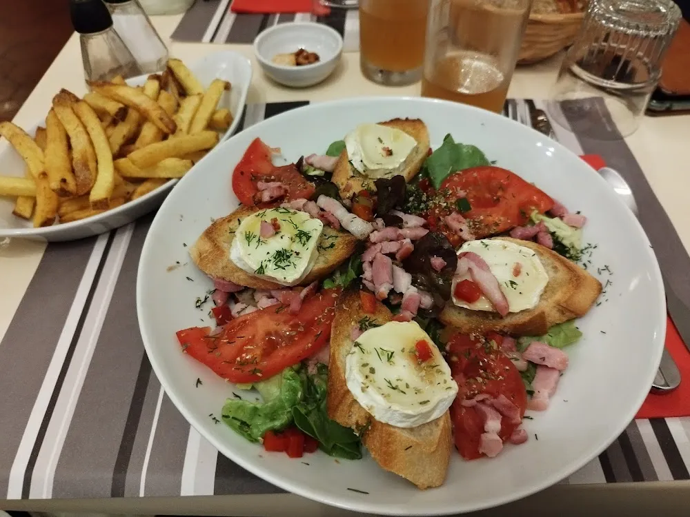 Salade de Chèvre Chaud Avec Ses Lardons